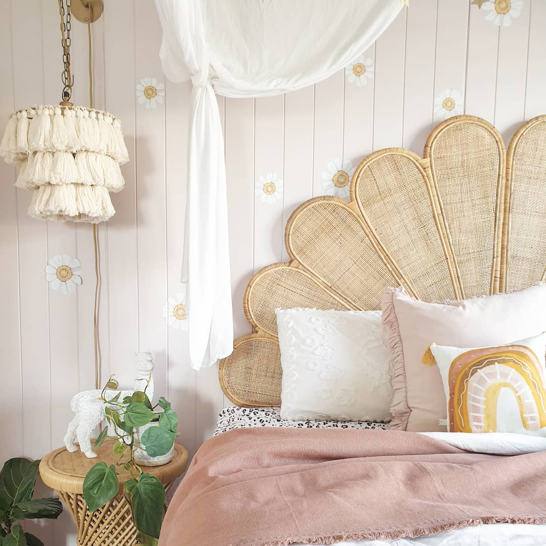 Daisy wall stickers for children's nursery or bedrooms