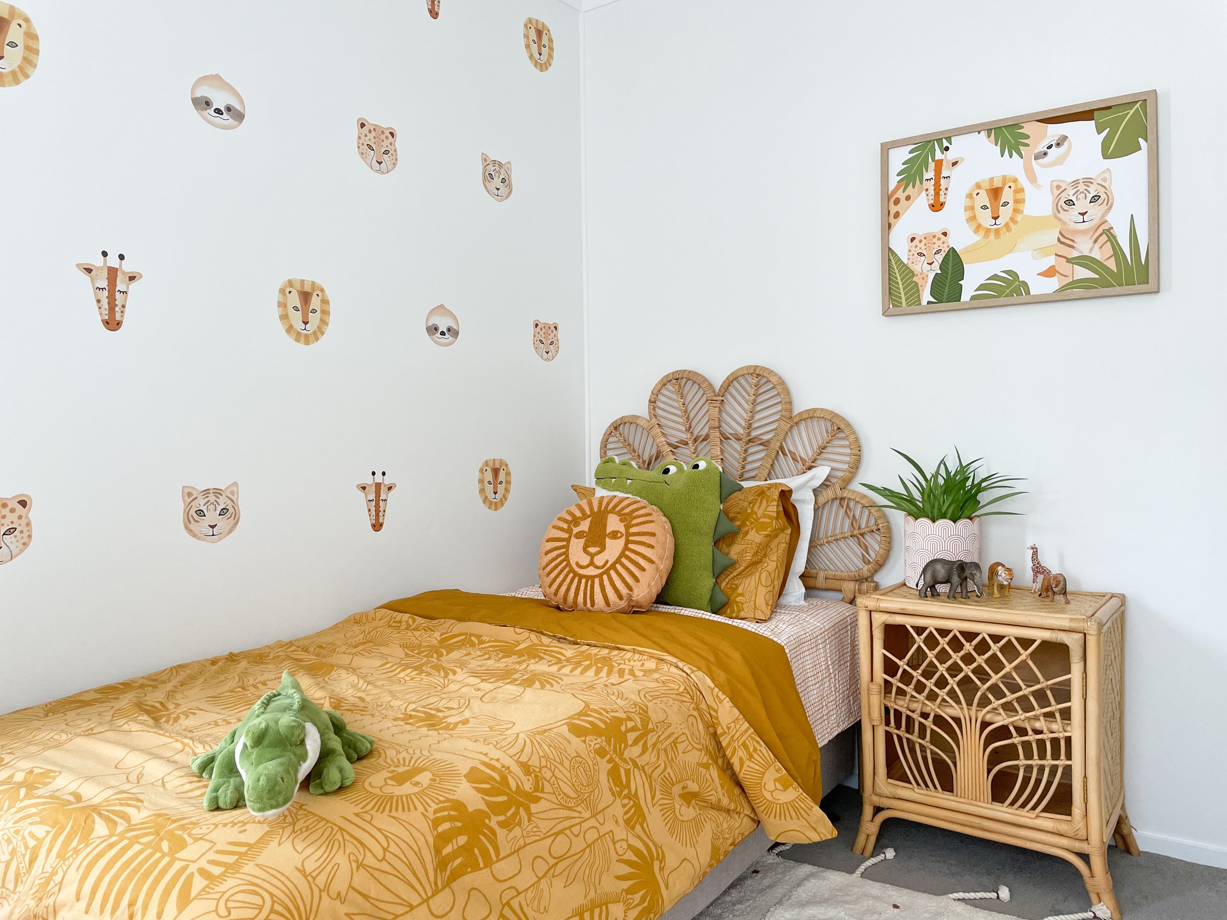 jungle theme kids room